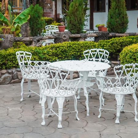 Hostal Jardin Escondido Vilcabamba Exterior photo